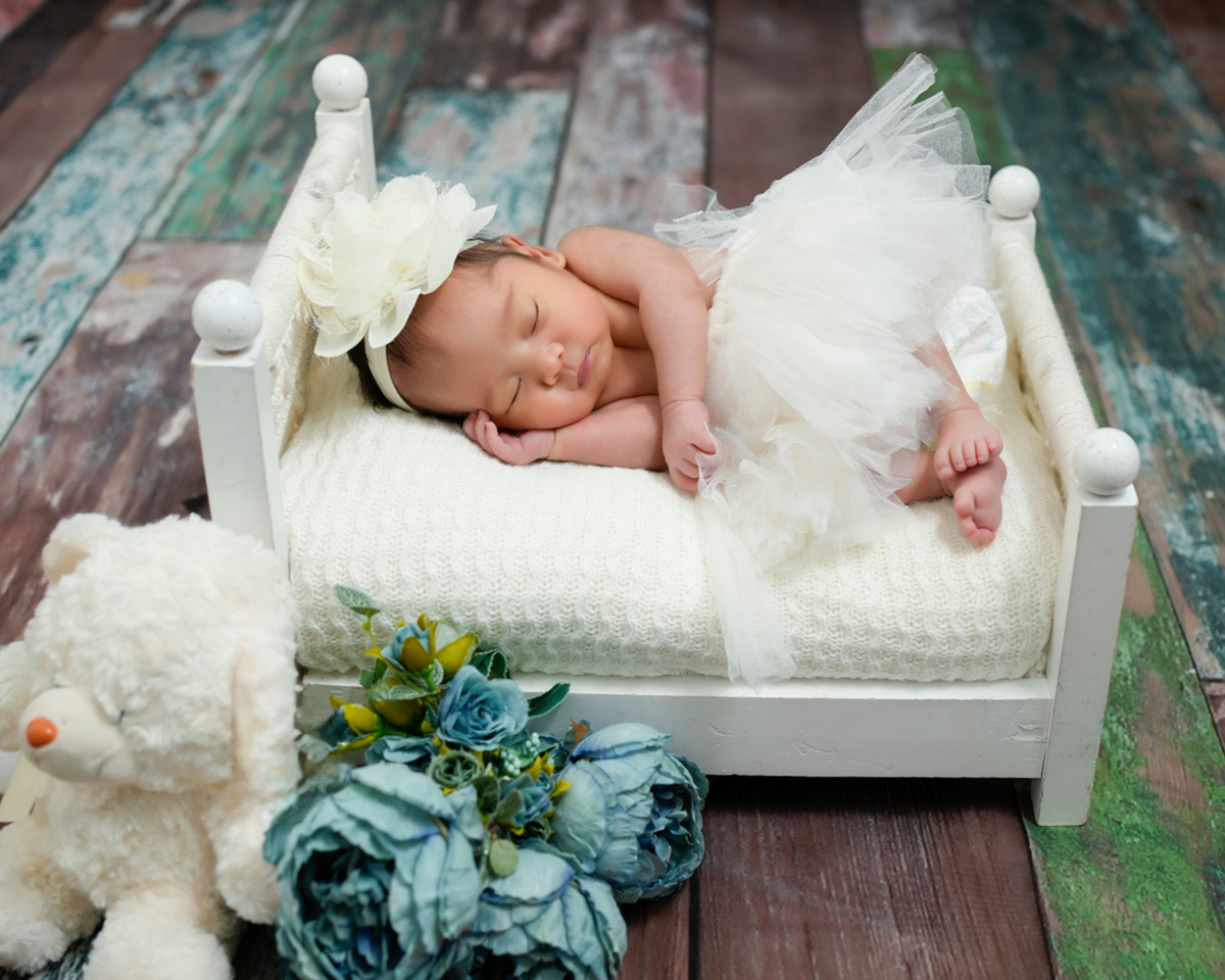Newborn Photoshoot By Mirrorless Photo Studio3525